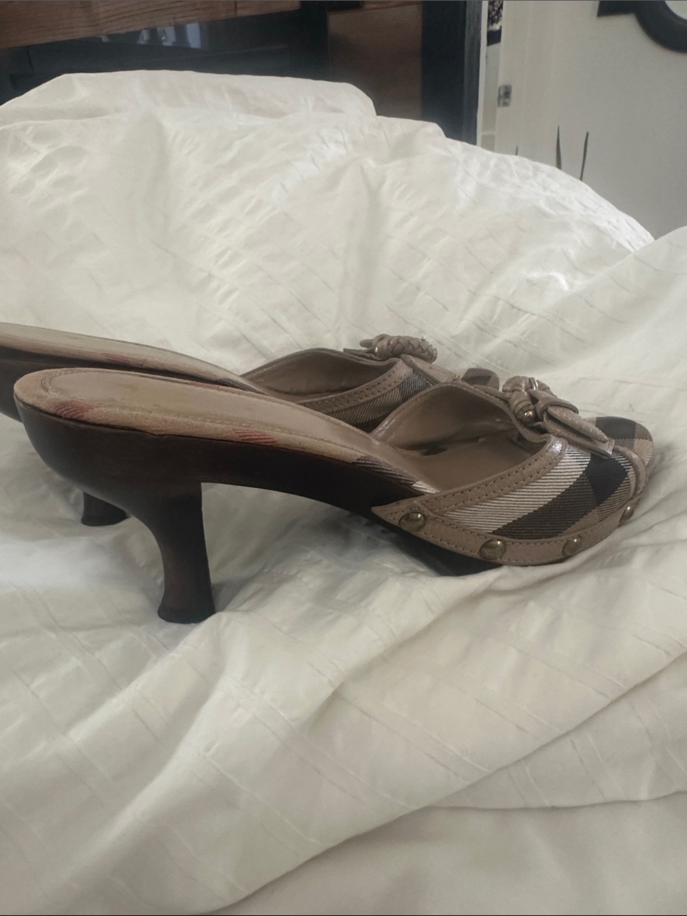 Burberry Beige Plaid Open-Toe Slide Heels with Braided Buckle - Picture 3 of 10